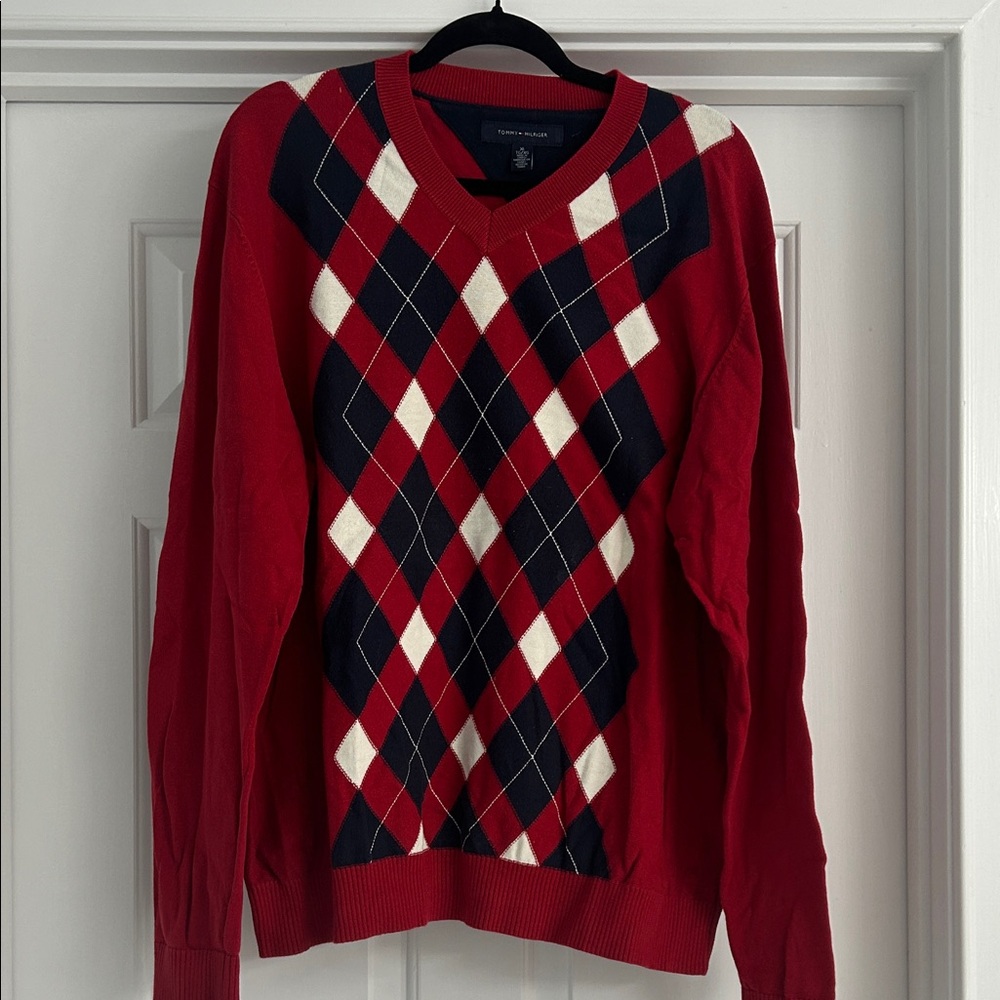 Tommy Hilfiger Men's Red and Navy Argyle V-Neck Sweater